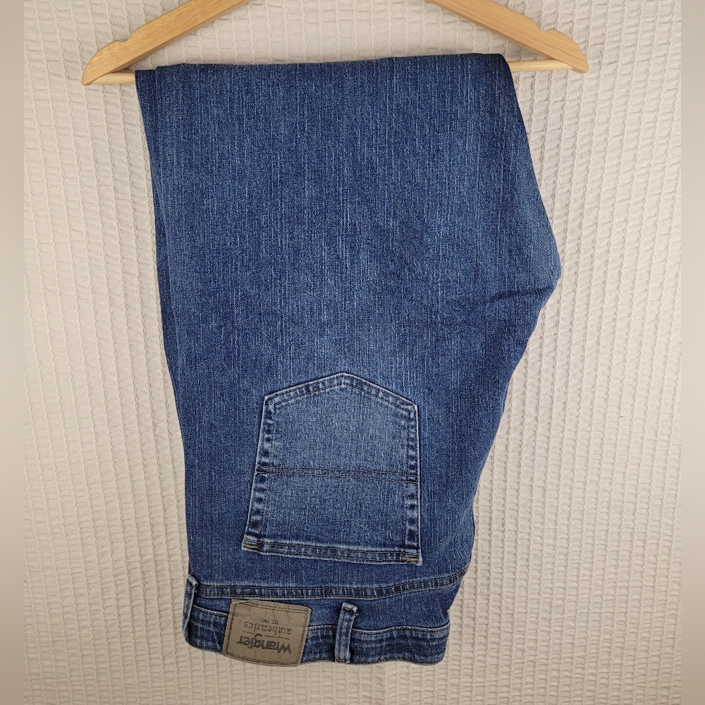 Wrangler Authentics Regular Fit Comfort Waist Men's 42x32‎